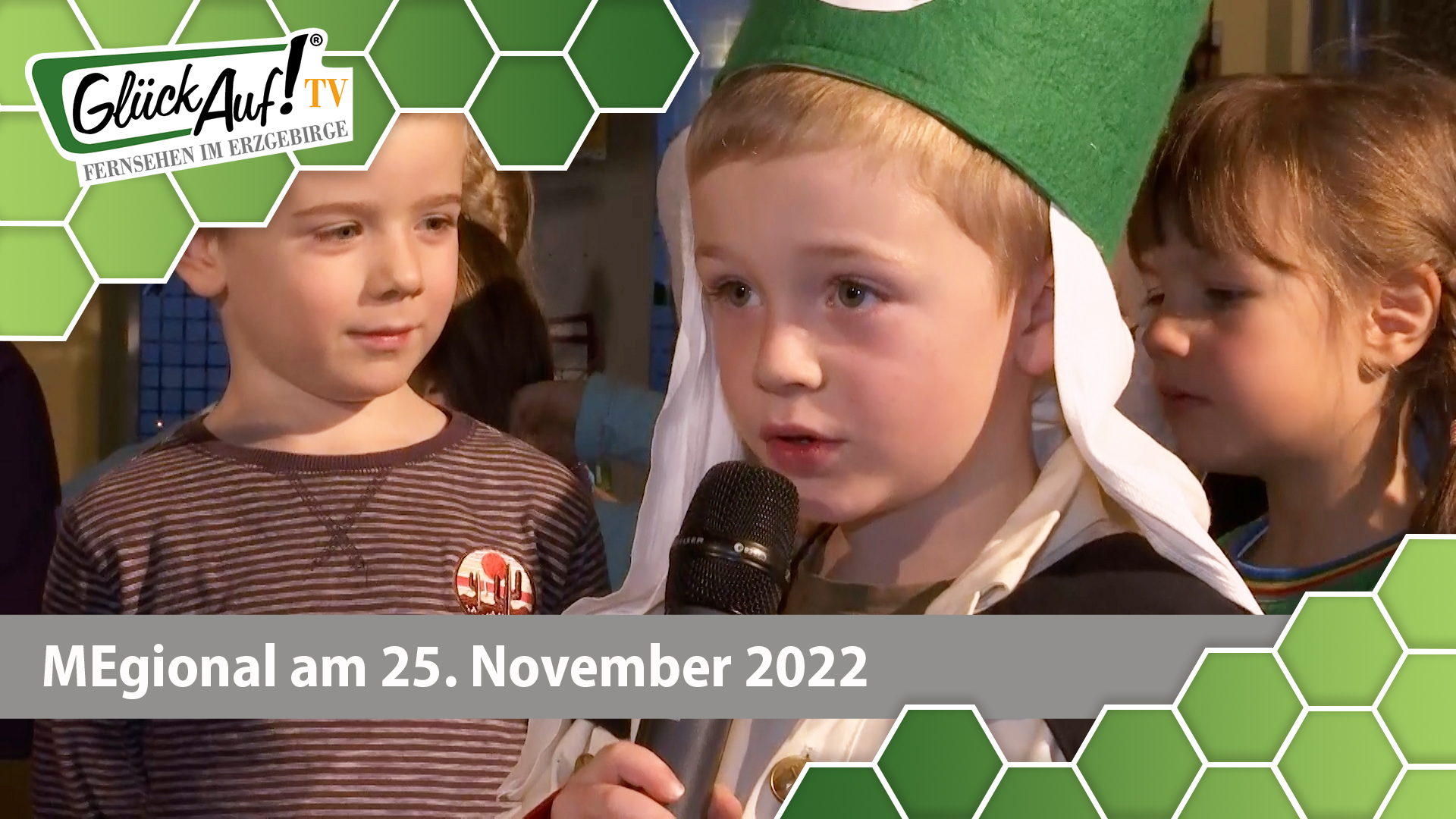 MEgional am 25. November 2022 - mit dem Baumschmücken in der Volksbank