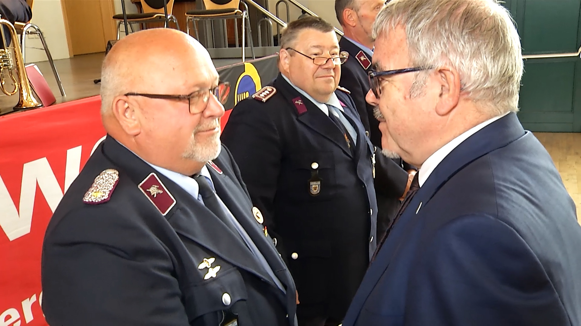 MEgional am 8. Juni 2022  mit der Ehrung langjähriger Feuerwehrkameraden